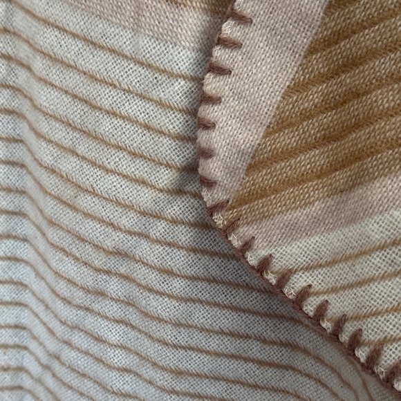 Vince Camuto Womens Colorblocked ponchoTopper - Picture 6 of 6